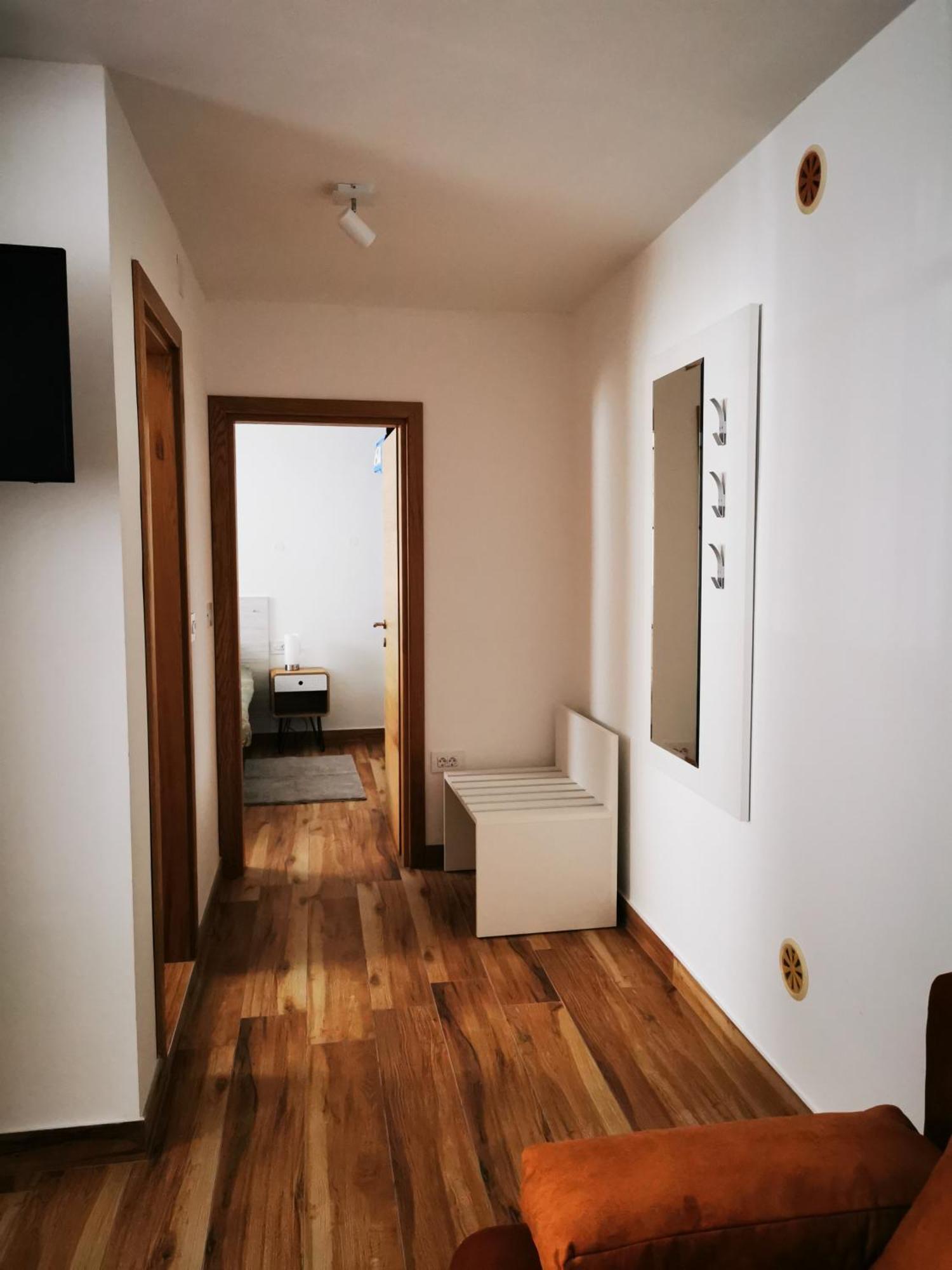 Lux Apartments In Downtown Pola Esterno foto