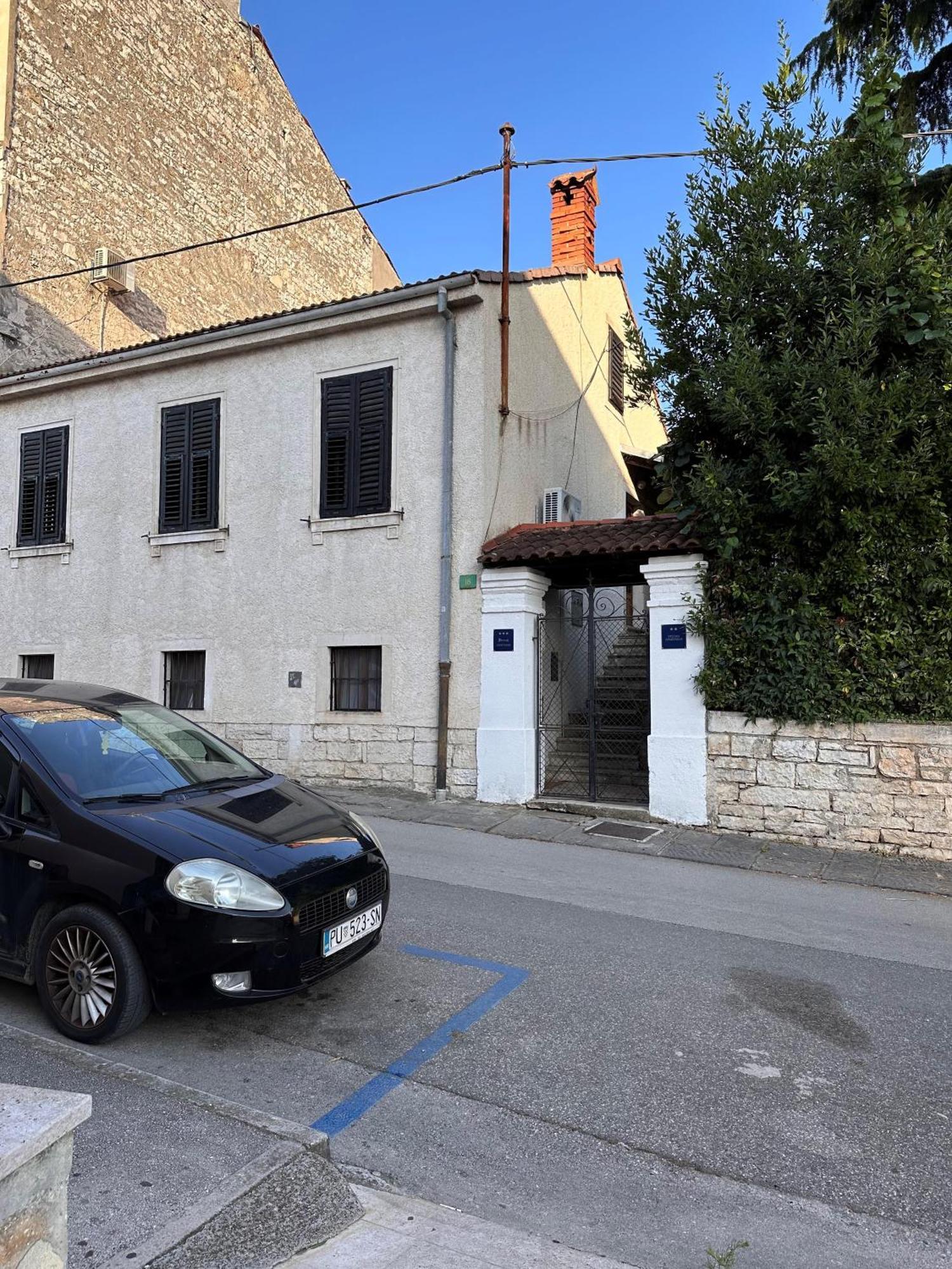 Lux Apartments In Downtown Pola Esterno foto