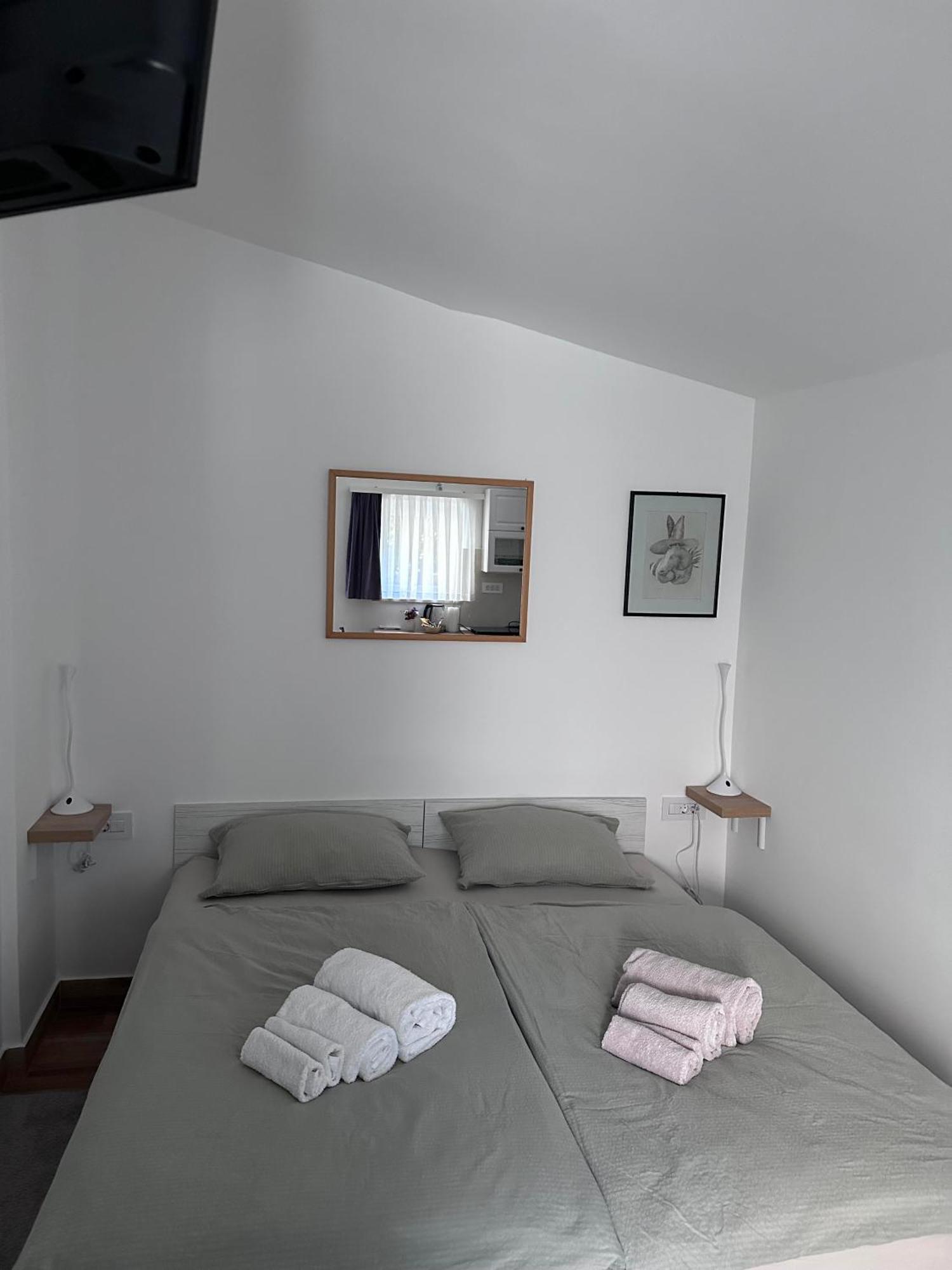 Lux Apartments In Downtown Pola Esterno foto